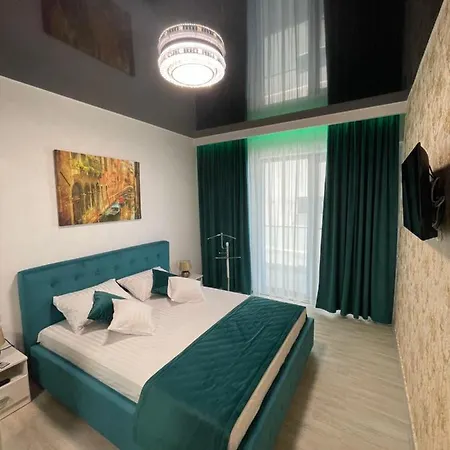 Lory Mamaia Nord * 那沃达利